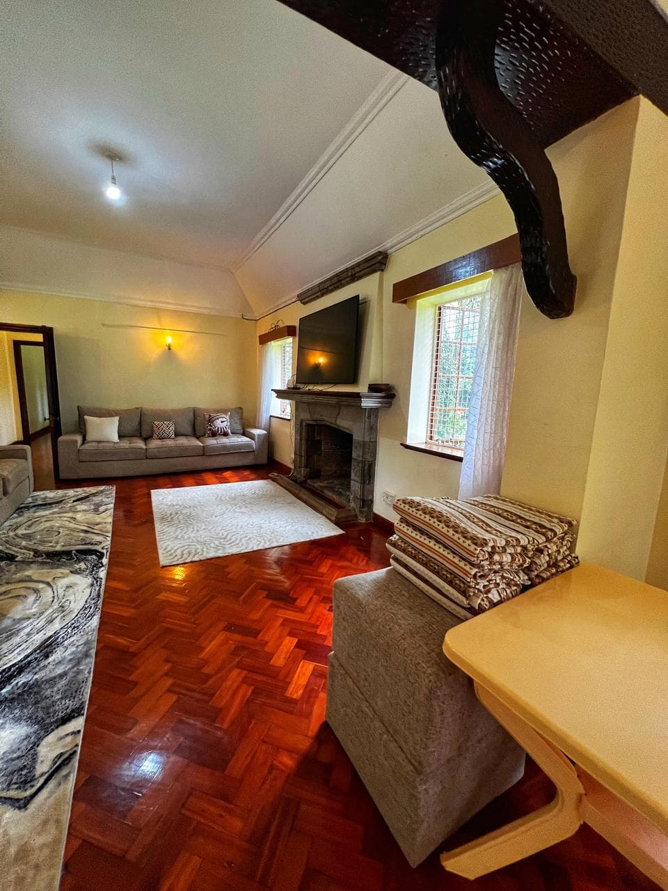 Fireplace Lounge